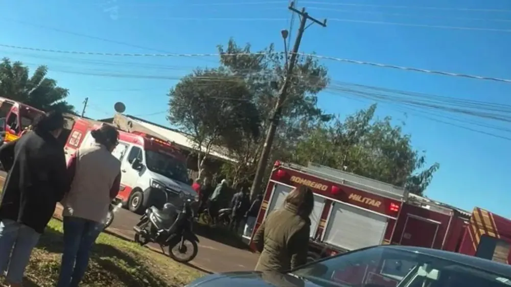 Equipes dos Bombeiros e Samu no local. (Reprodução, Ponta Porã News)