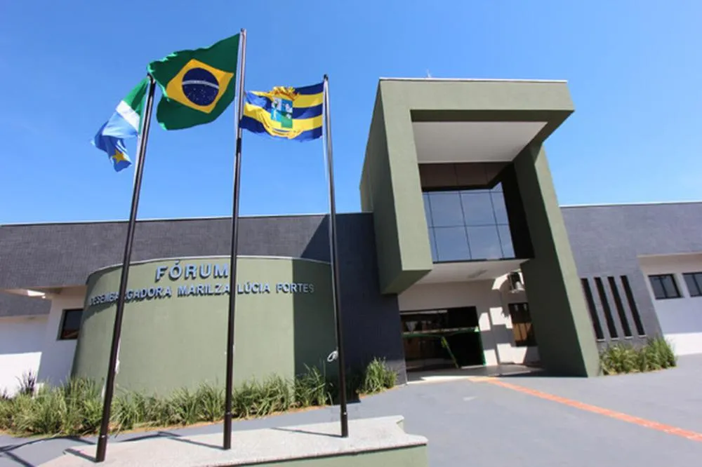Fachada do Fórum da Comarca de Terenos, onde o acusado deverá passar por novo julgamento após o TJMS anular a decisão anterior (Foto: Amamsul) 