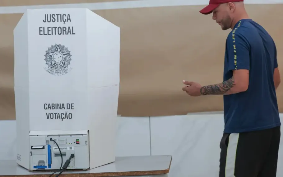 Dos quase 159 milhões de eleitores no Brasil, 125 milhões compareceram às urnas | Foto: Joédson Alves/Agência Brasil